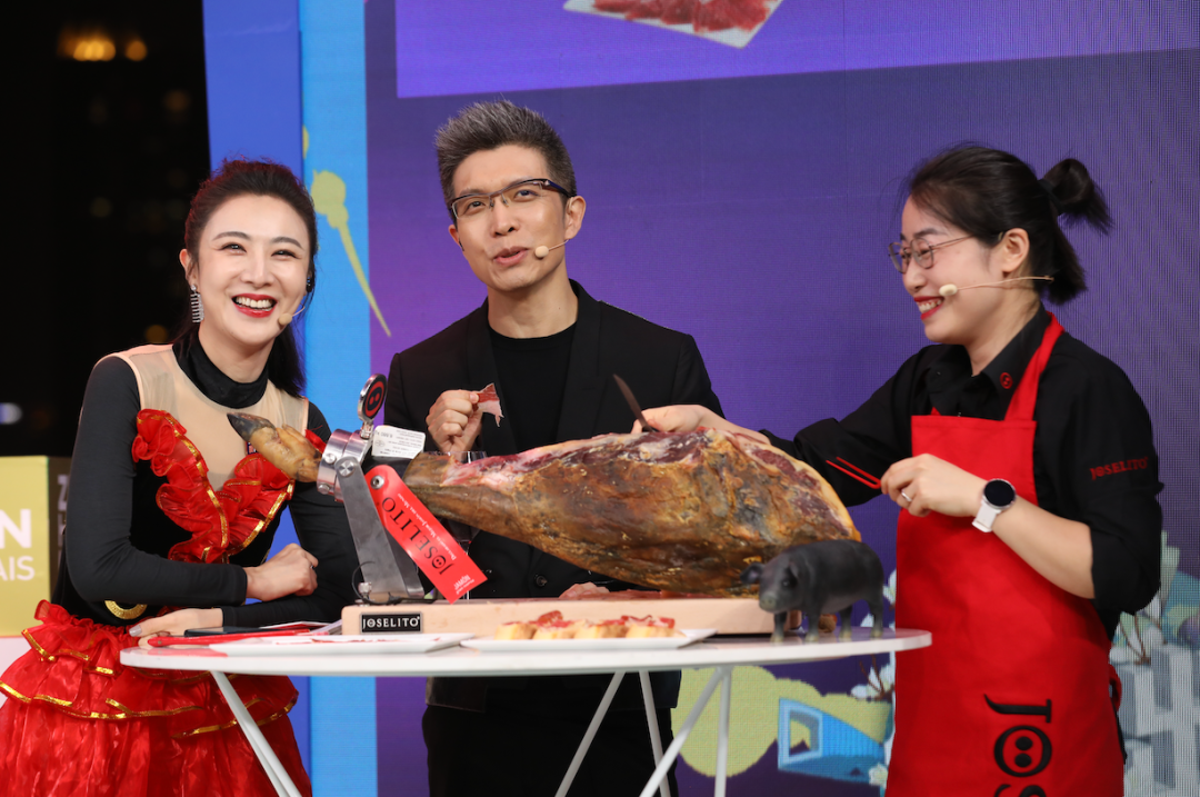 总台成功开启进博会带货直播,反响热烈